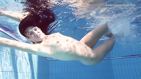 Gypsy Black Haired Babe Swimming Underwater - porn video