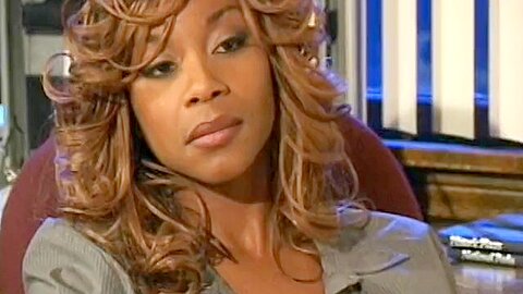 Hot Ebony Seduces White Hunk To Fuck Her In Her Office - porn video