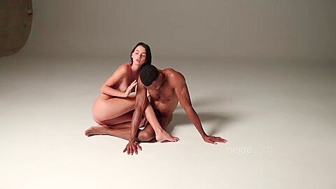 Ariel And Robin Nude Photo Session - porn video